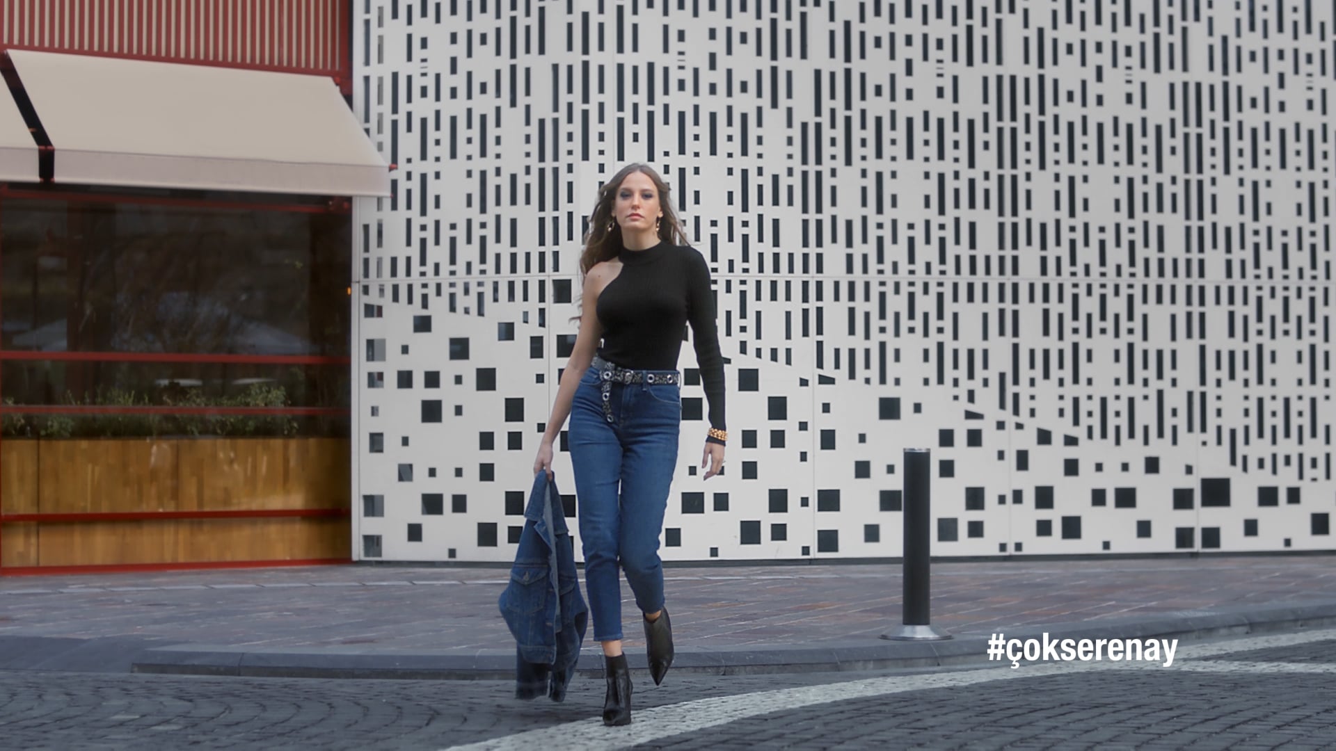 Çok Serenays Çok Mavi